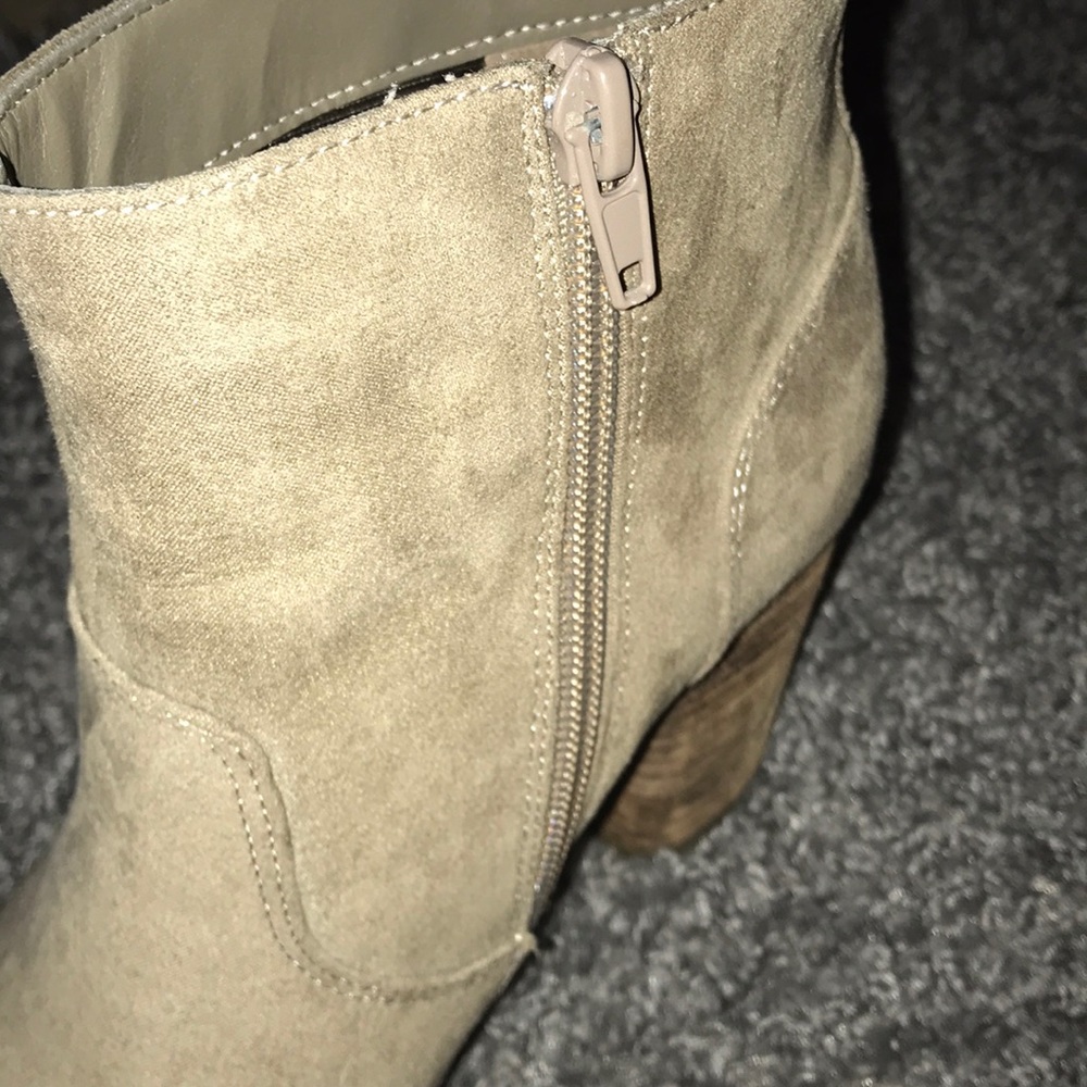 booties!!! 💗 - Picture 2 of 3